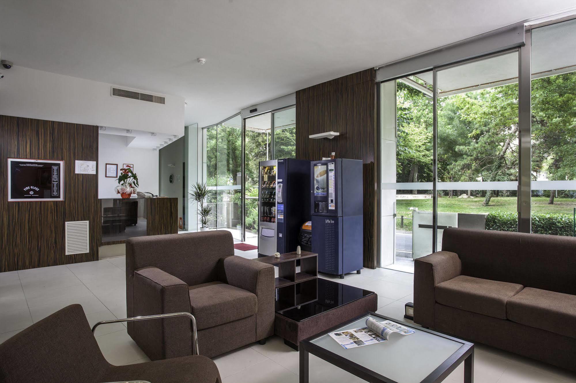 Residence Delfina Rimini Kültér fotó